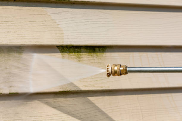 Best Roof Pressure Washing  in Trumbull Center, CT